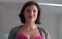how many didn't look at this woman's chest video
