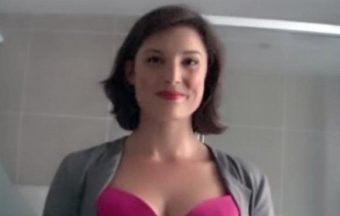 how many didn't look at this woman's chest video