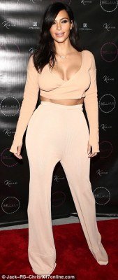 Kim Kardashian in hot outfit Buzz photo 4