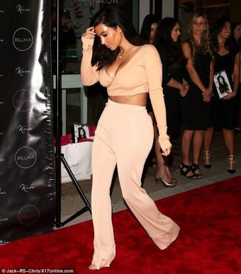 Kim Kardashian in hot outfit Buzz photo 7