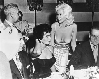 famous photo Sophia Loren with with Jayne Mansfield3