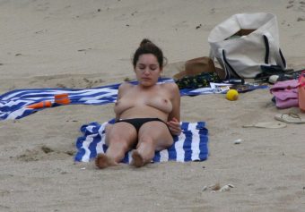 Kelly Brook topless on the beach photo 1