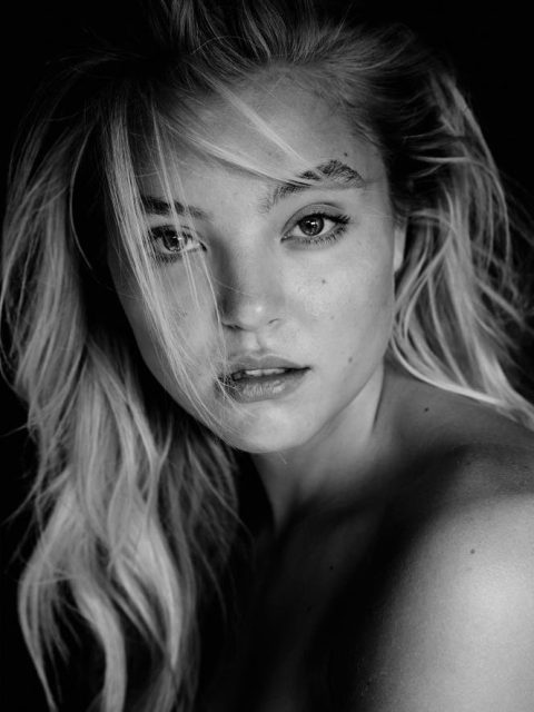 hot model Rachel Hilbert face