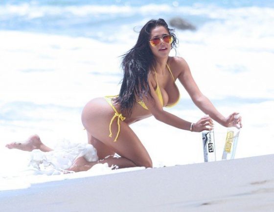 hot latina Leidy Mazo sexy yellow bikini 138 water shoot