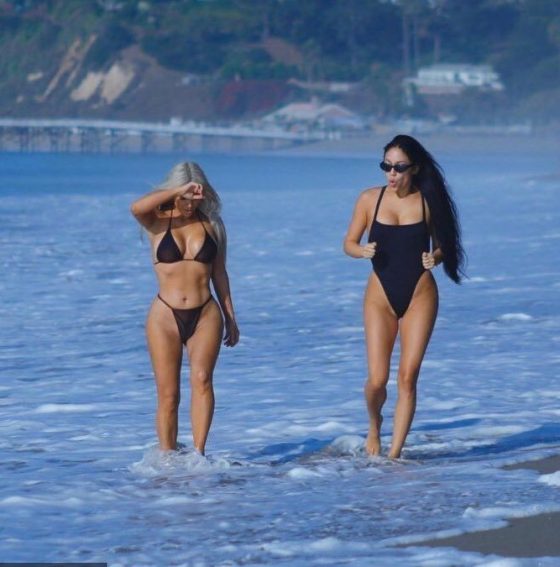 Kim-Kardashian bikini babe