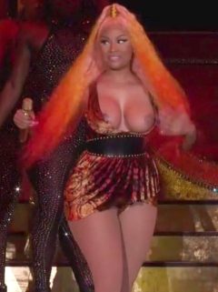 Nicki Minaj nipples naked