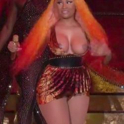 Nicki Minaj nipples naked