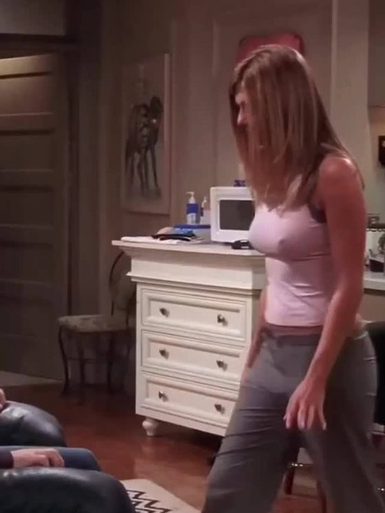 The hardest Jennifer Aniston’s nipples ever got on Friends (gif)