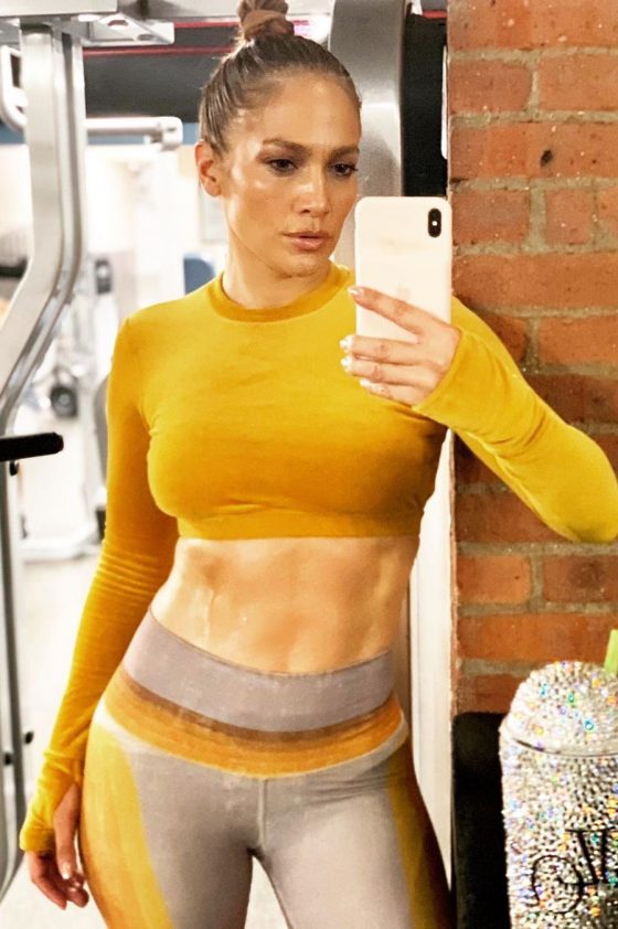 Jennifer Lopez sweaty after gym workout