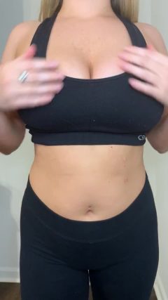 hot-girl-reveals-big-tits-out-of-sports-bra