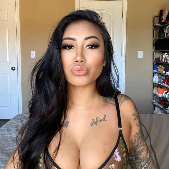 hot instagram girl with big tits in sexy top 5