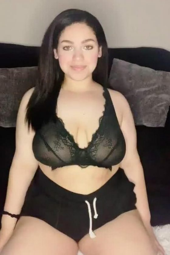 Cute curvy girl in boobs reveal (gif)