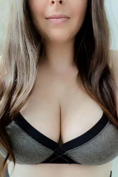 natural boobs ina bra