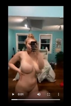 naked girl huge tits selfie
