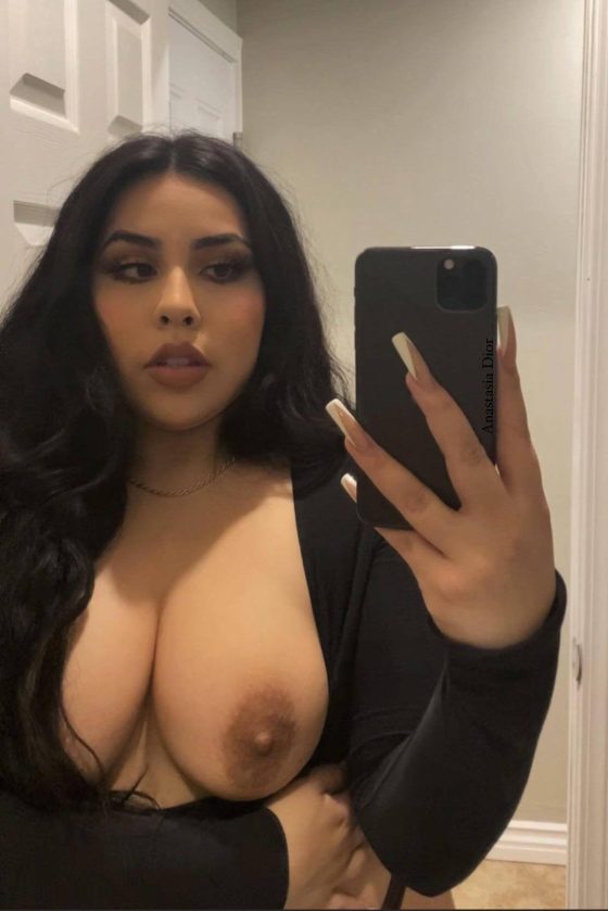 Latin Boobs And Pussy - Yammy Latina boob exposed in selfie Â· Pandesia World