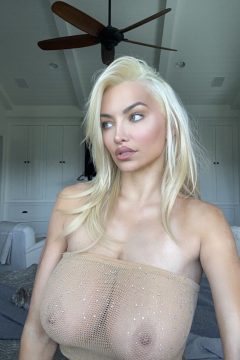 busty-blonde-celebrity sexy top
