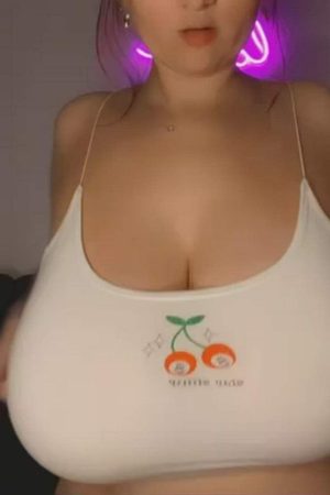Reddit girl with huge natuural tits