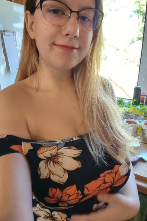 My floral dress has flourished from boobs (gif)