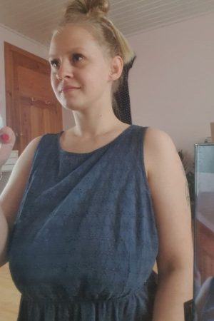 Reddit girl with huge boobs in mirror reveal