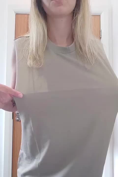 Wife trying to sex you up with her boobs (gif)