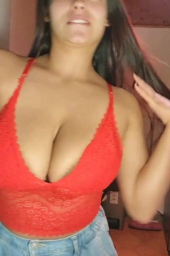 Busty Latina sexy revealing top