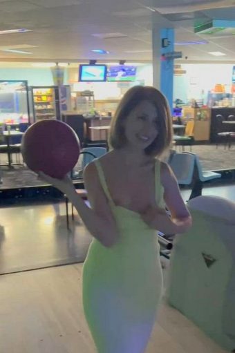 amateur flashing tits while playing bowling