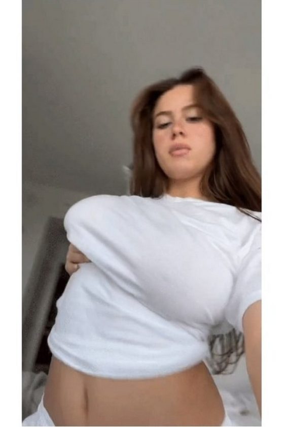 2 Busty 2 Hide Pretty Young Seductress (gif)