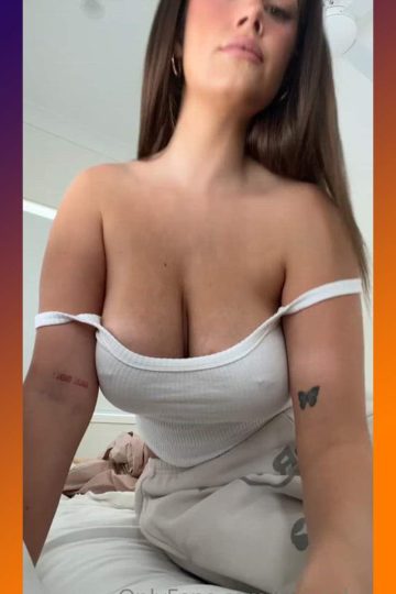Busty amateur in a braless tank top reveal (gif)