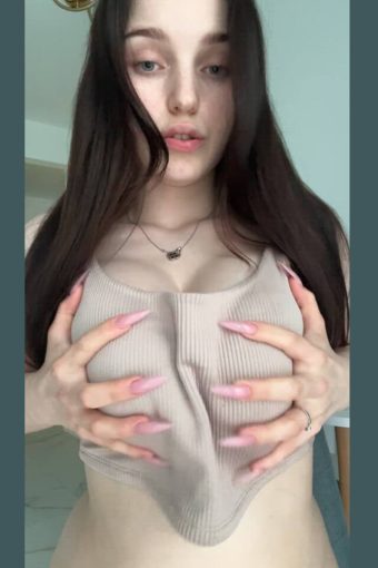 seductive legal teen girl flashing bif boobs