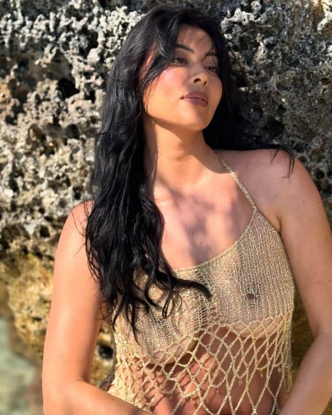 tits in sheer bra of a top fashion model