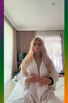 hot blonde amateur girl naked open robe