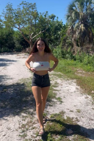 Tits Reveal while Hiking with sexy little sleeveless top (short video)