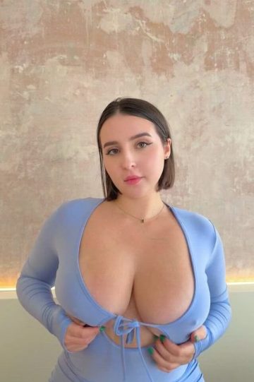 Great bust for reveal! (gif)