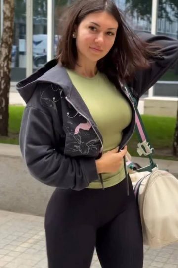 “My gym routine” – Hot fitness girl (youtube video shorts)