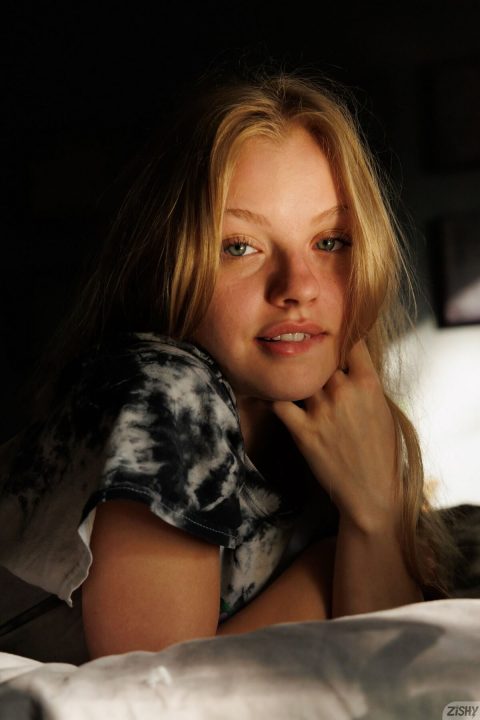 cute face amateur model