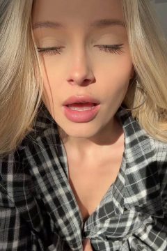 lascivious blonde sexy face on Twitter