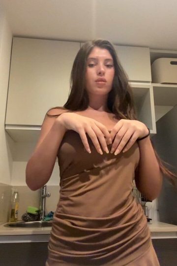 Real Big Knockers Exposed in the Kitchen!