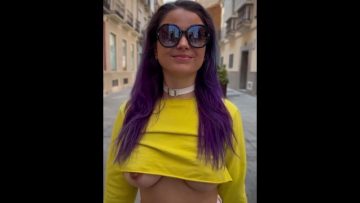 Braless Underboob Croptop in Public