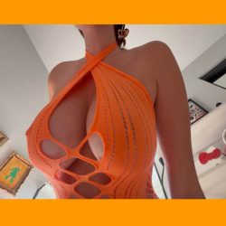 Big Tits Exposed from a Super Sexy Outfit - trending snapshot