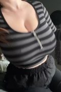 Curvy amateur woman flashes large breasts - sexy gif preview