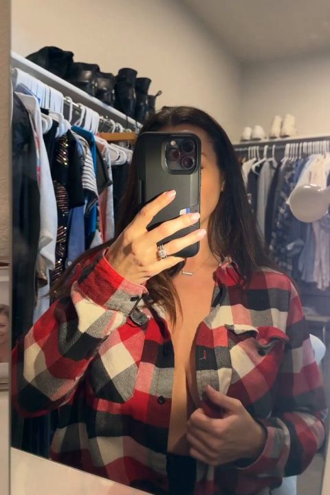 Hot AI Girlfriend reveals big tits from flannel shirt in a video selfie - sexy video preview
