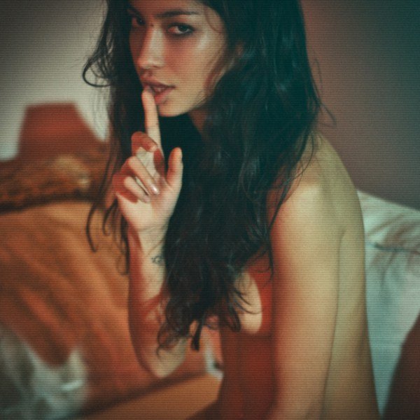 Emilie Payet nude 5