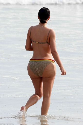 Kim Kardashian ass without retouch