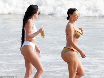 Kim Kardashian bikini curves 7