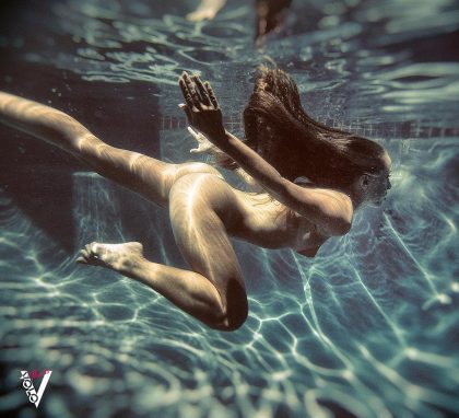 Melissa Lori Nude Under Water Photo