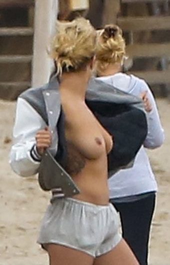 Rita Ora boobs naked phoot