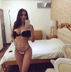 sexy girl hot curves in selfie
