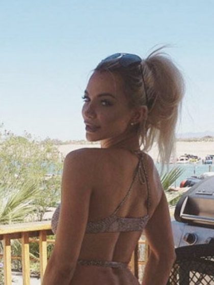 Lindsey Pelas puts Kim Kardashian in the corner with this booty exposé