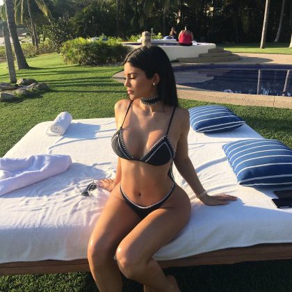 Kylie Jenner Hot Bikini Curves