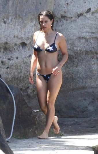 Lola Ponce Dazzled With Her Curves On Holiday In Italy 33 Argentine beauty Lola Ponce sexy bikini photo 6